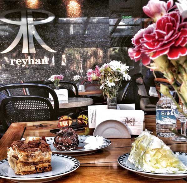 Reyna Cafe